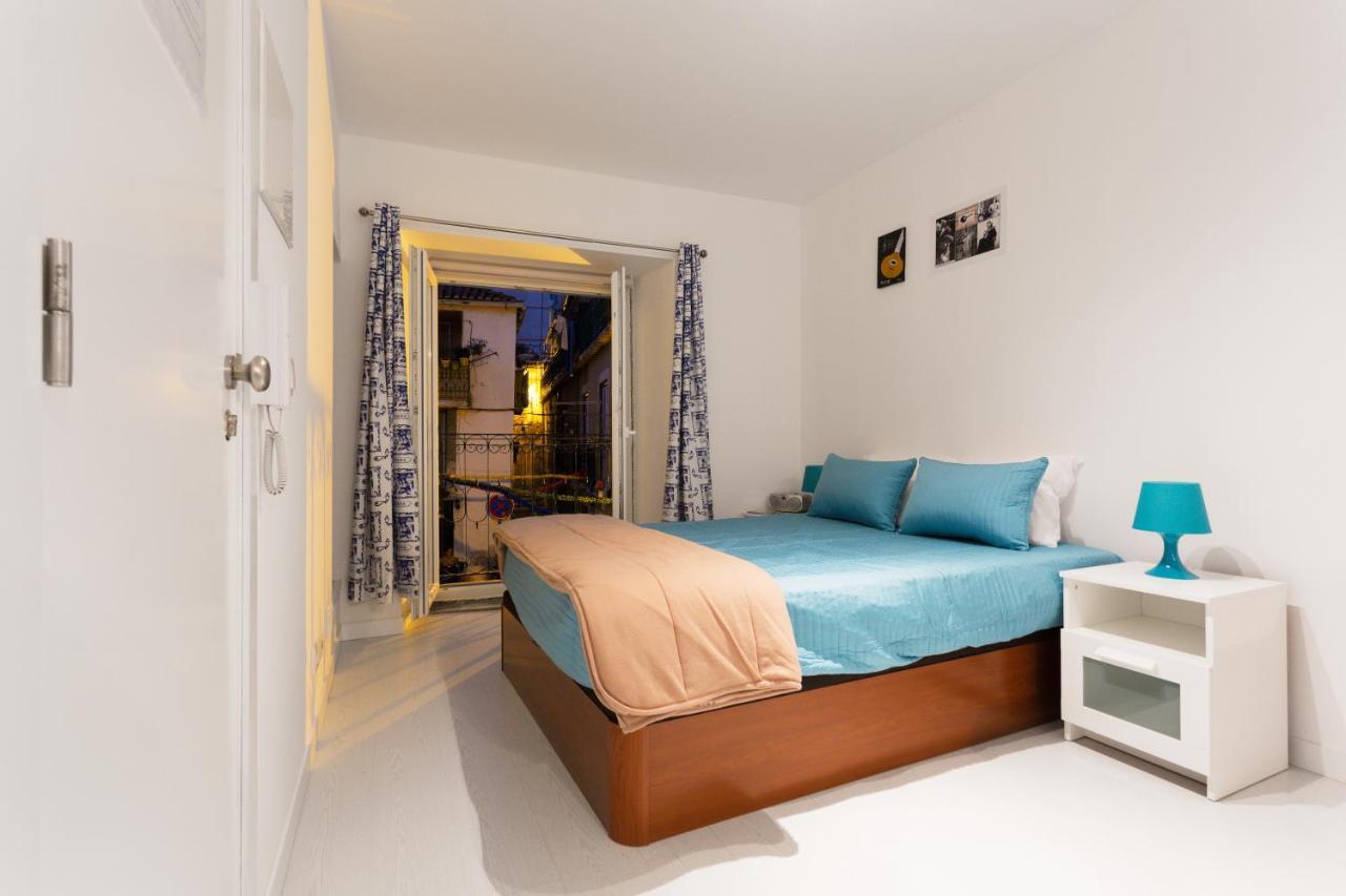 Alfama Apartments & Studios Lisbon Bagian luar foto