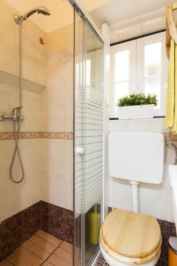 Alfama Apartments & Studios Lisbon Bagian luar foto