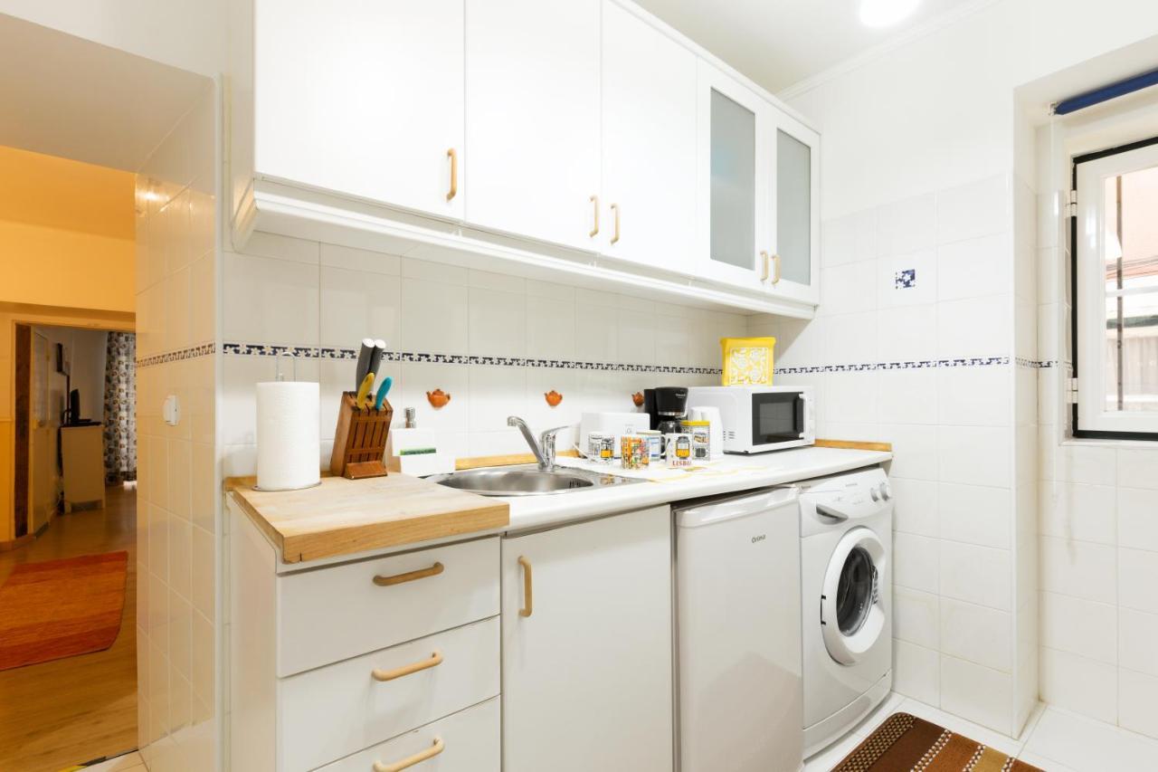 Alfama Apartments & Studios Lisbon Bagian luar foto