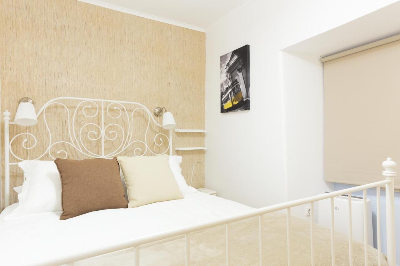Alfama Apartments & Studios Lisbon Bagian luar foto